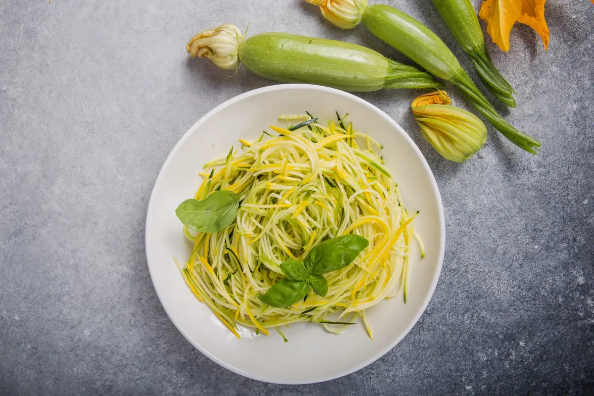 courgette spaghetti assiette